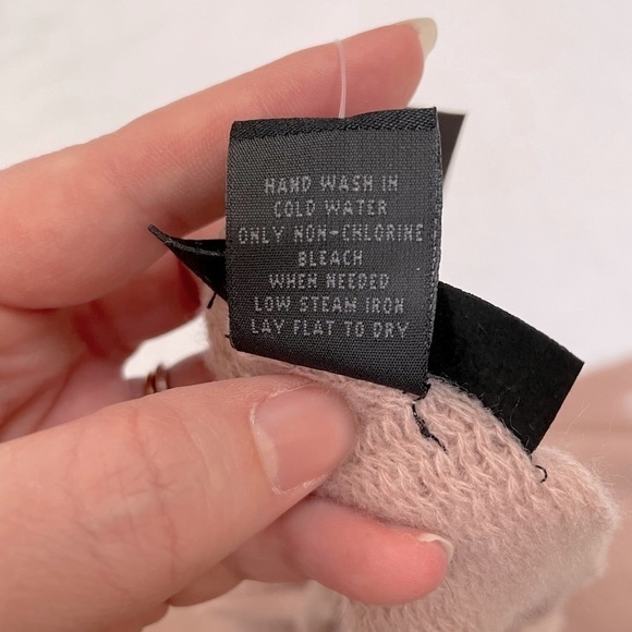 Steve Madden blush colored scarf - Picture 5 of 7